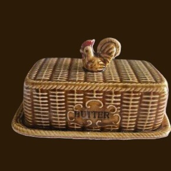 Vintage basketweave design butter dish with lid small rooster shaped handle - Picture 1 of 3